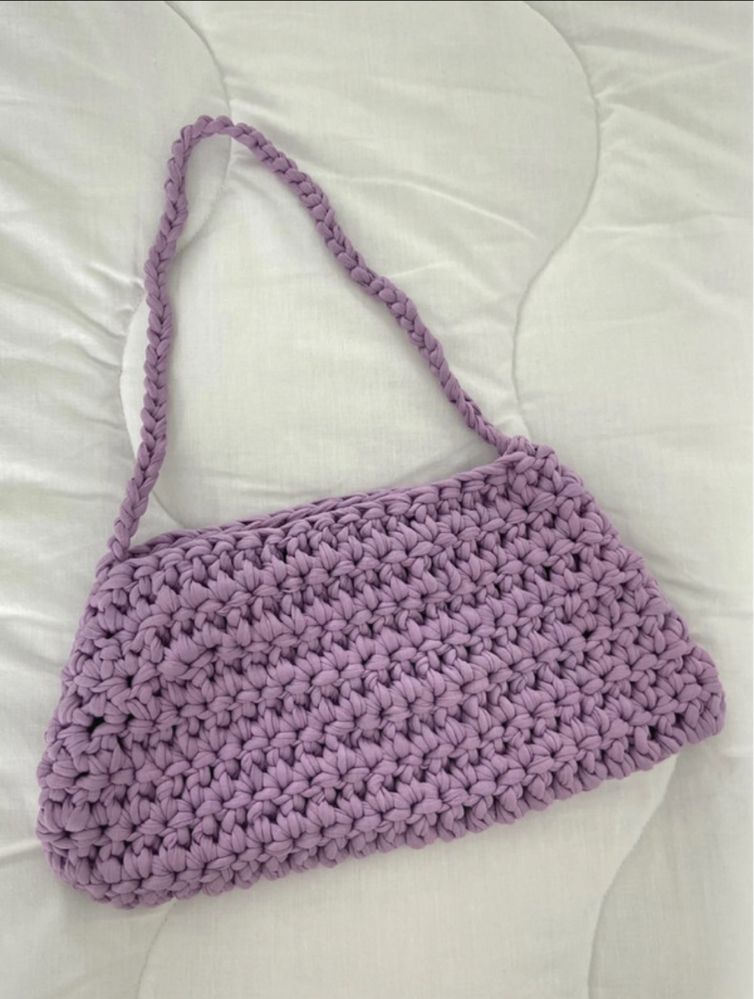 Bolsa violeta de crochê