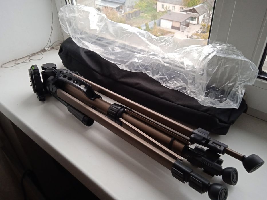 Аксессуары для фото и видеотехники.Штатив напольный.Рюкзак для фото