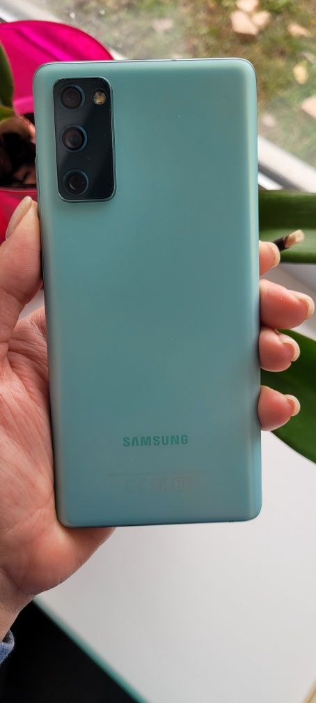 Продається Samsung Galaxy S20 FE 128 ГБ / ОЗП 6 ГБ