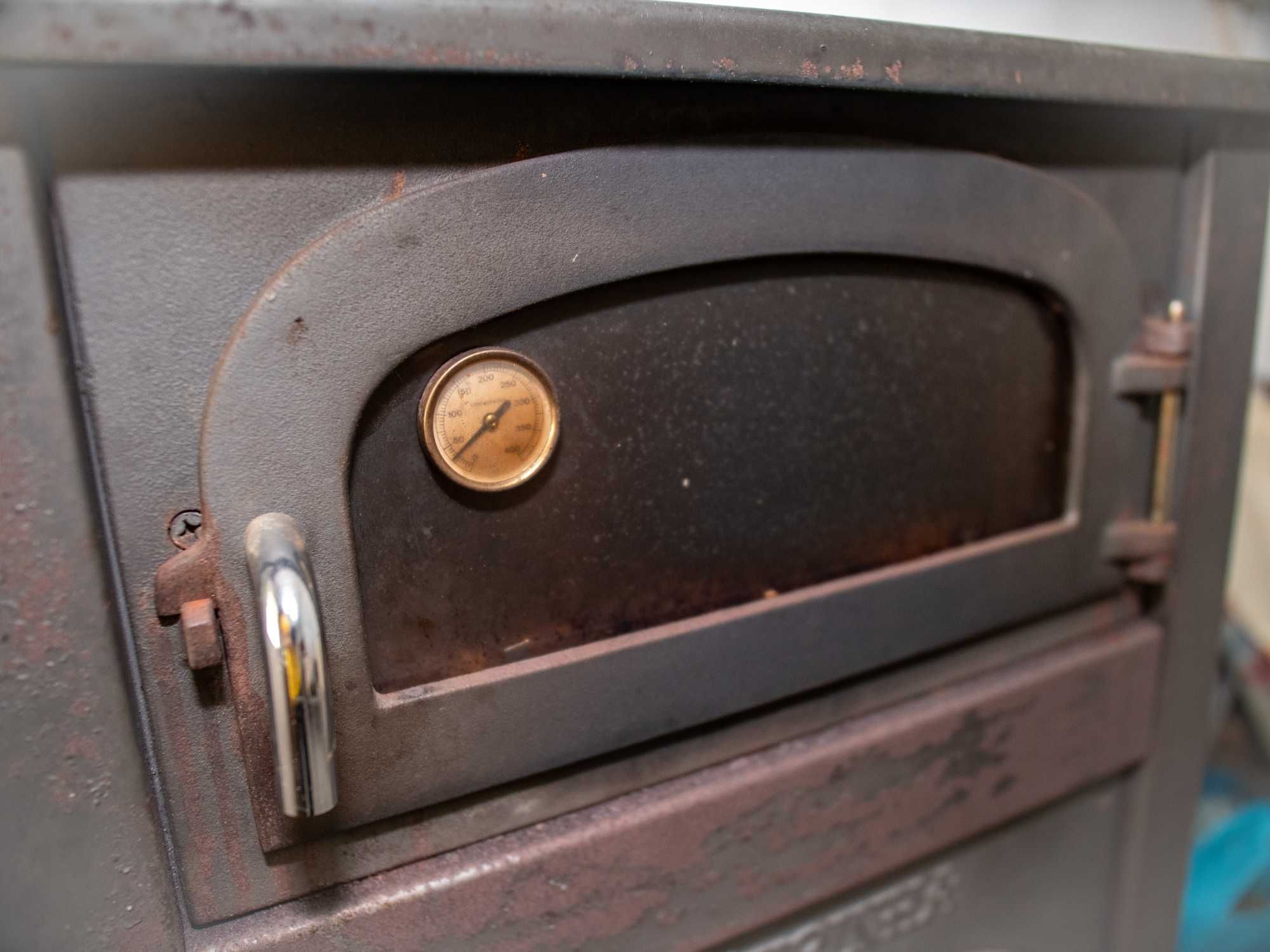 Salamandra a Lenha com Forno – Prática e Eficiente