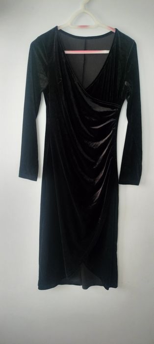Aksamitna czarna sukienka M