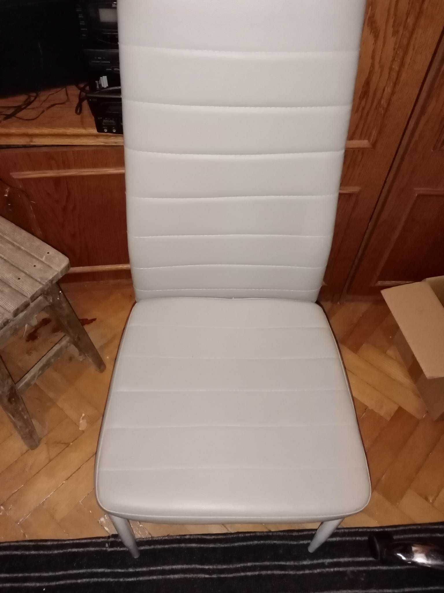 4 krzesla kuchenne Szare-Biale nogi