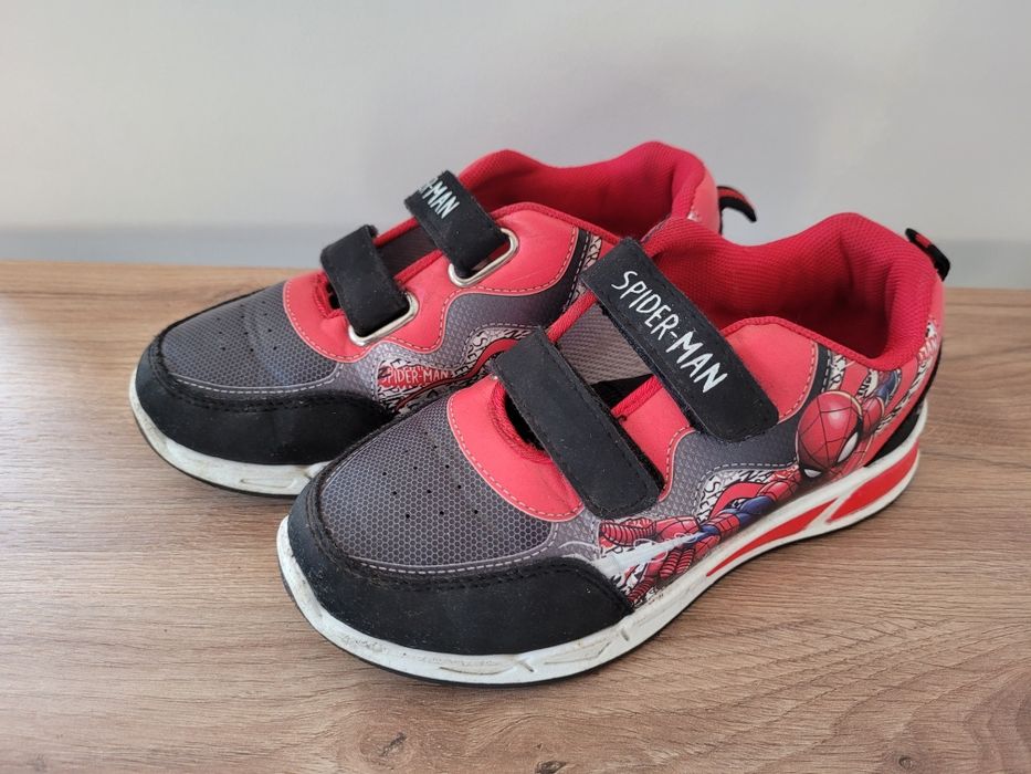 Buty chłopięce,  świecące,  sportowe,  r. 31