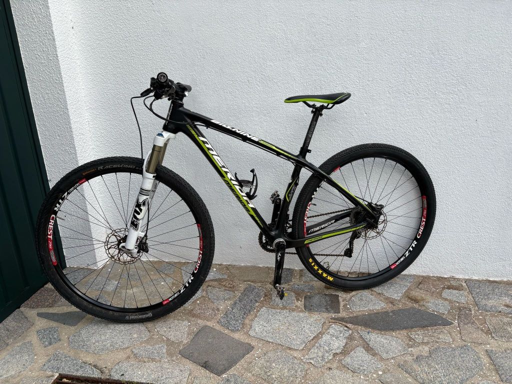 600€ Vendo bicicleta Merida BigNine 
tamanho 29 em carbono usada com p