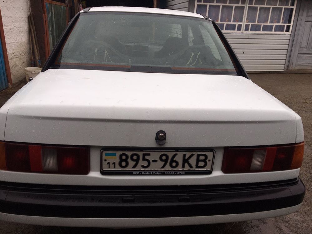 Продам машину Ford Sierra 1.6 в хорошому стані