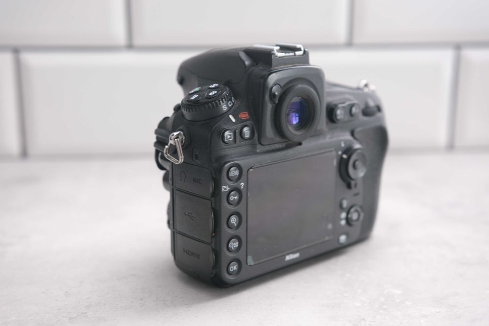 Lustrzanka cyfrowa Nikon 810