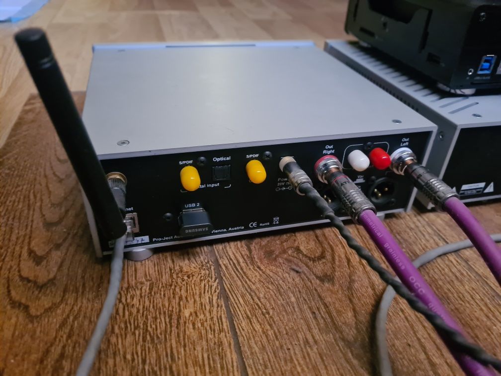 Pro-Ject Stream Box RS  и Power Box  сетевой стример и блок питания