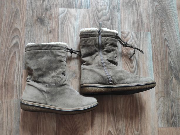 Зимние женские замшевые ботинки