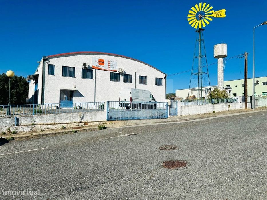 Pavilhão Industrial (Armazém) no Parque do Tortosendo - Pronto a Fu...