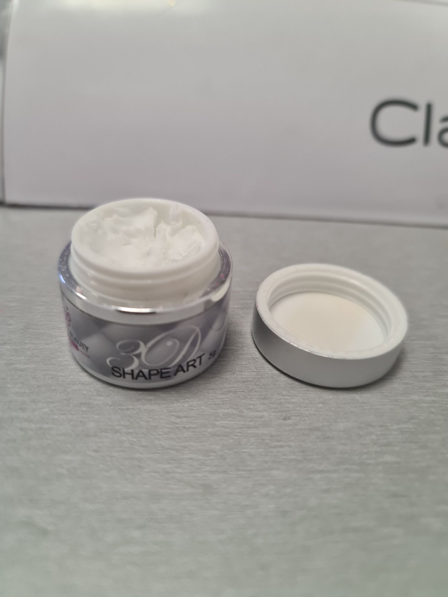Shape art perfect beauty, spider line gel black White victoria vynn