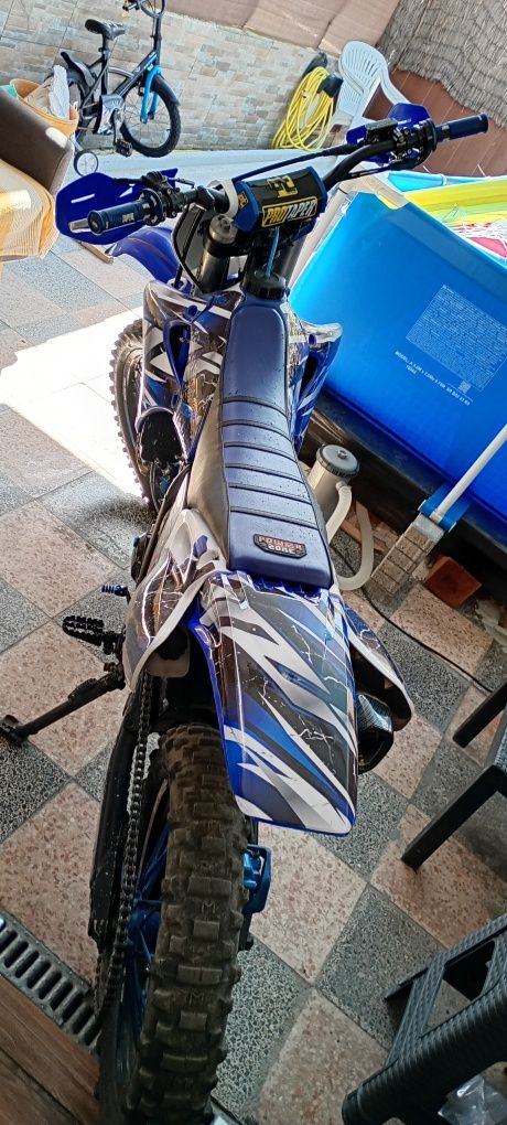 Wr 400F matriculada