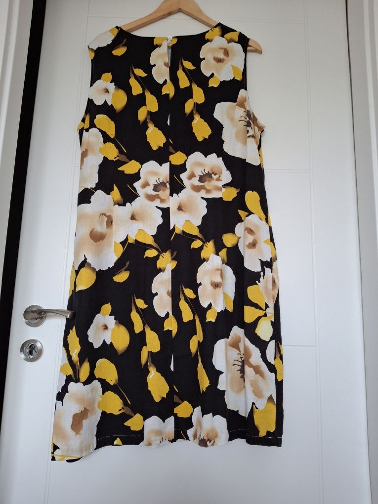 Sukienka w kwiaty