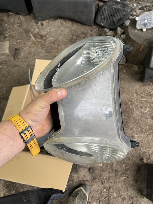 Yamaha majesty 125 lampa przedni reflektor