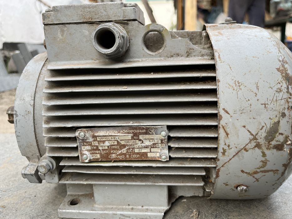 Асинхронний двигун 0,75 квт 705 об/хв