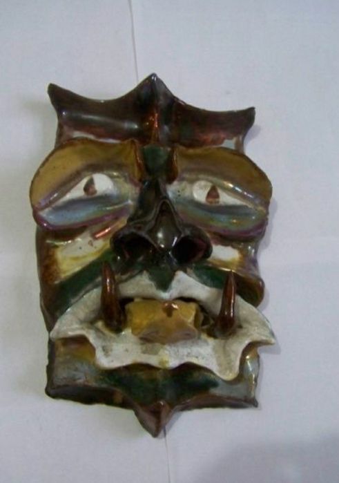 Маска из глины Лицо чудища выс 22 см шир 15 см. Декор