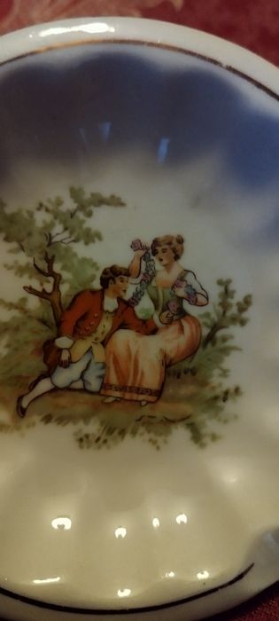 Mała porcelanowa popielniczka