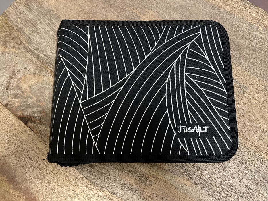 Etui, piórnik na kredki, pisaki okolo 50 przegrodek