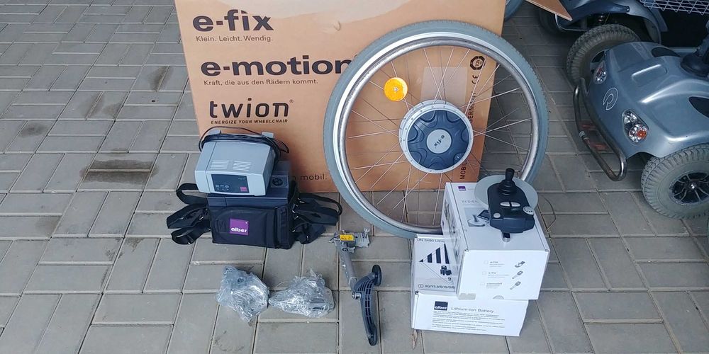 Wózek inwalidzki E-fix 25 lekki z napędem wypinany aku składany