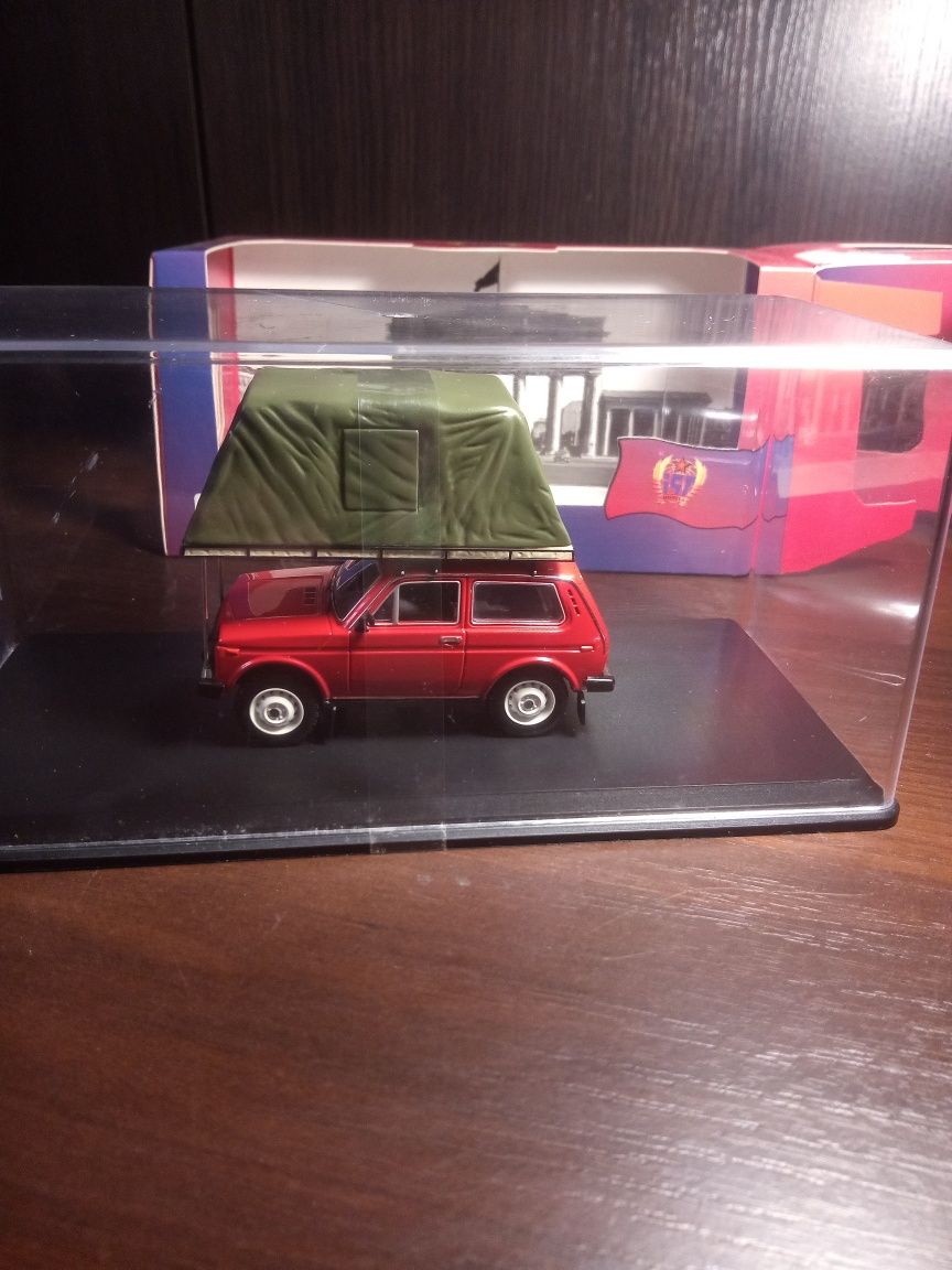 LADA NIVA "With Roof Tent"