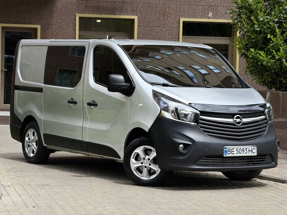 Продам Opel Vivaro Груз-пас 2015 року.