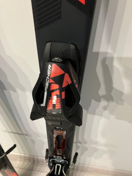 Narty Fischer Progressor F18 160 cm – stan bardzo dobry, mało używane