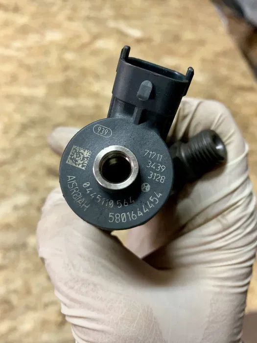 Wtryskiwacze Iveco Daily 3.0 0445.110.564 Oryginał