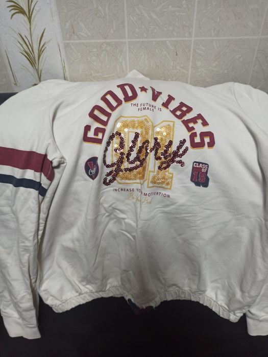 Віддам безкоштовно одяг