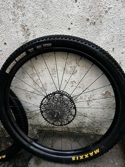 Rodas BTT de carbono 240