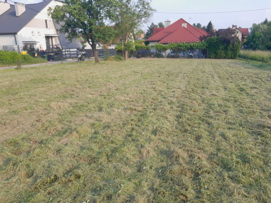 Koszenie trawy ogrodów działek nieużytków