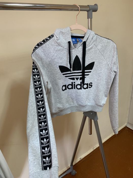 Вкорочене худі від adidas