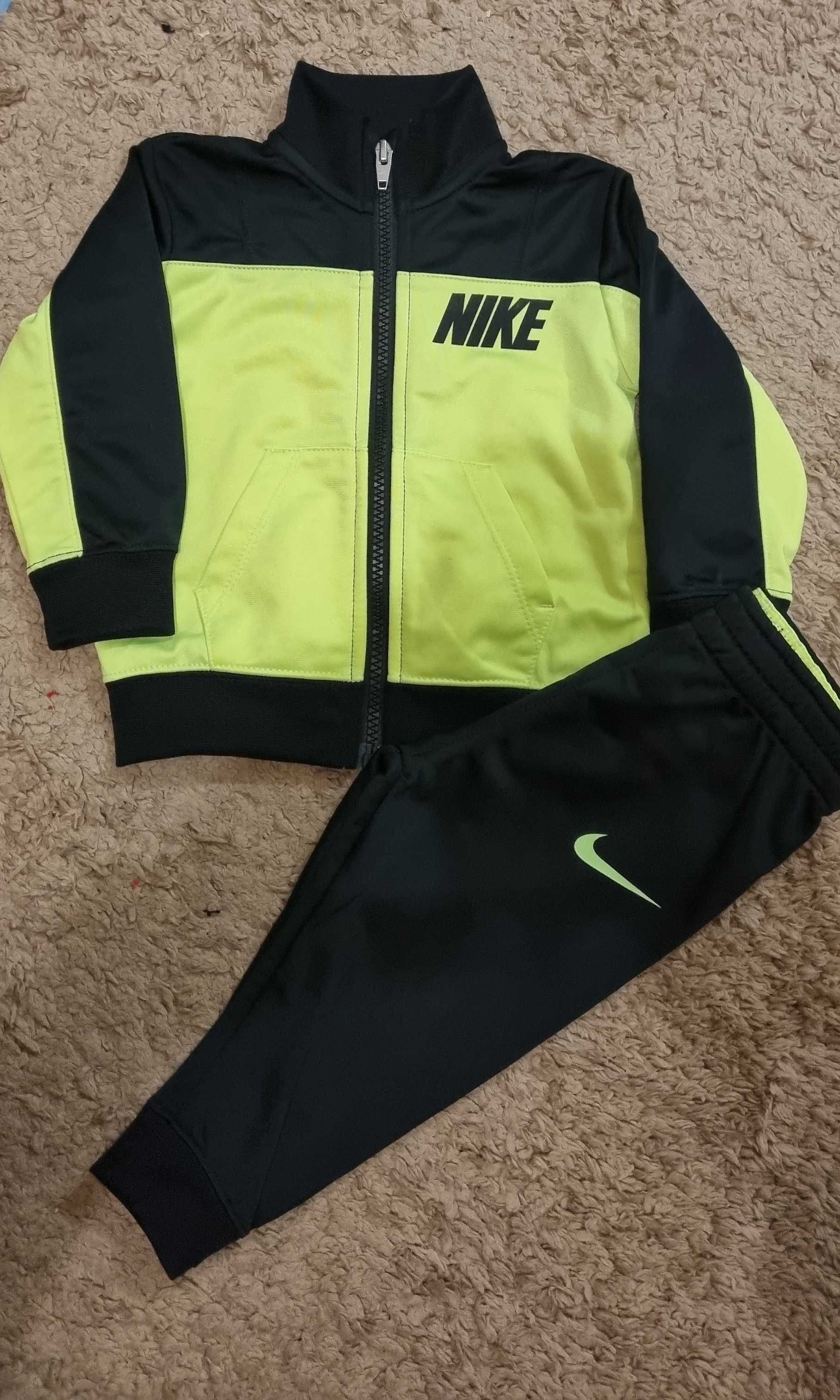 Спортивный костюм Nike 12 месяцев