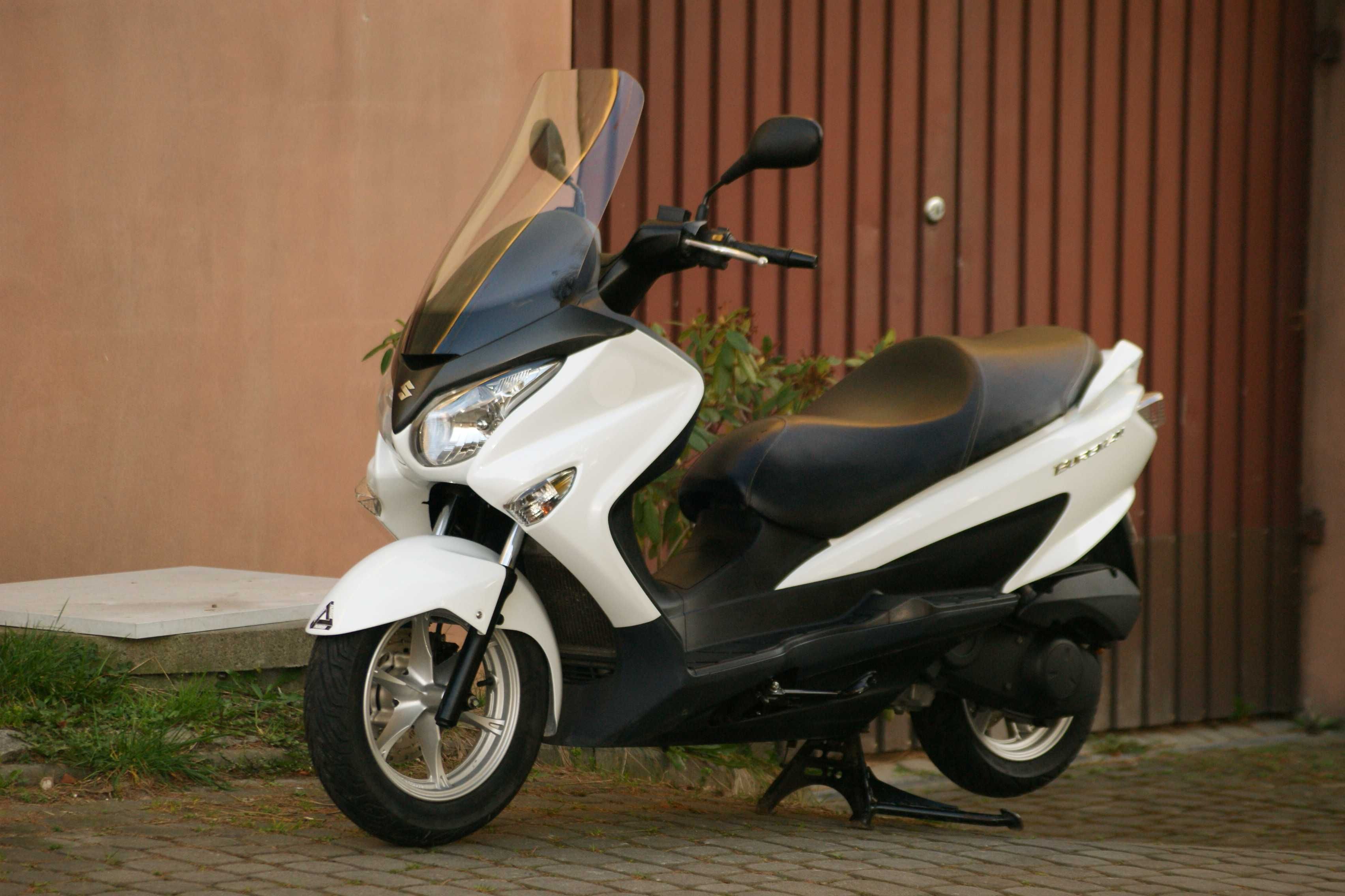 Suzuki Burgman 125,Suzuki UH125,ABS,biała perła.