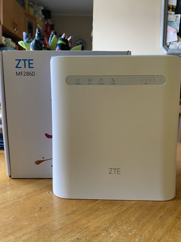 Router ZTE MF286D (karta sim)