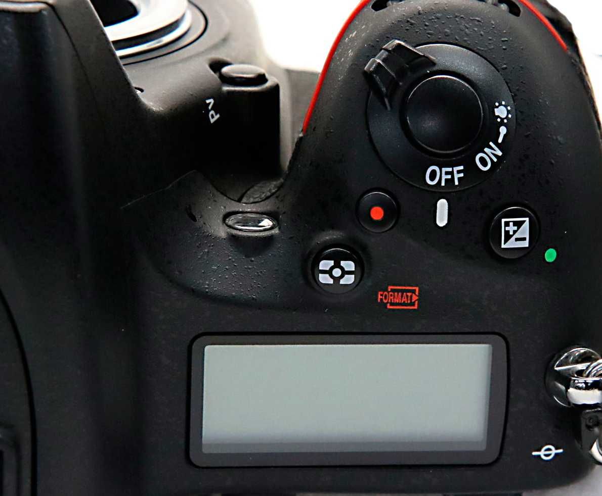 NIKON D750 com bateria e correia
