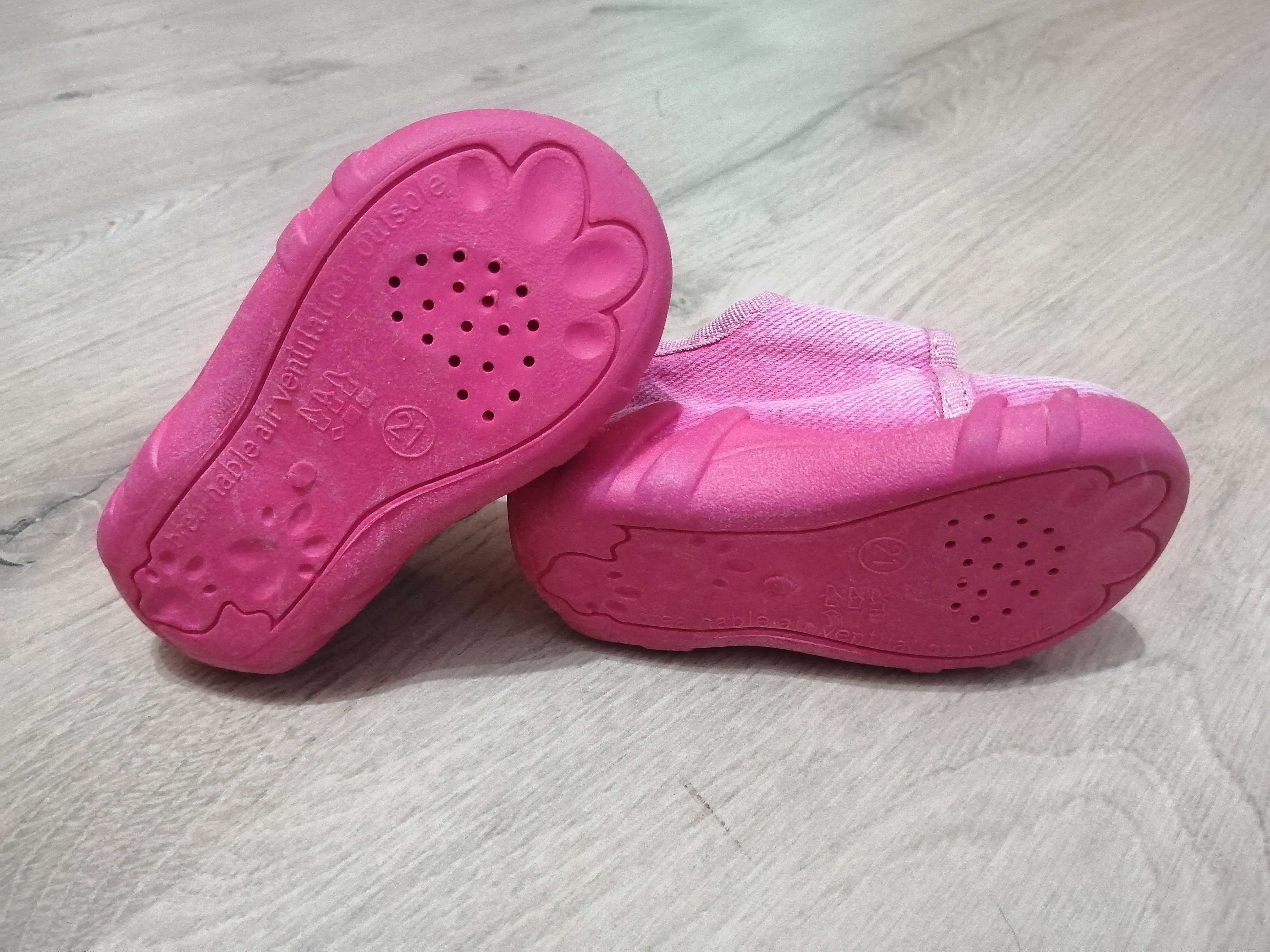 #6. Dziewczęce sandałki/ buty wsuwane r. 21