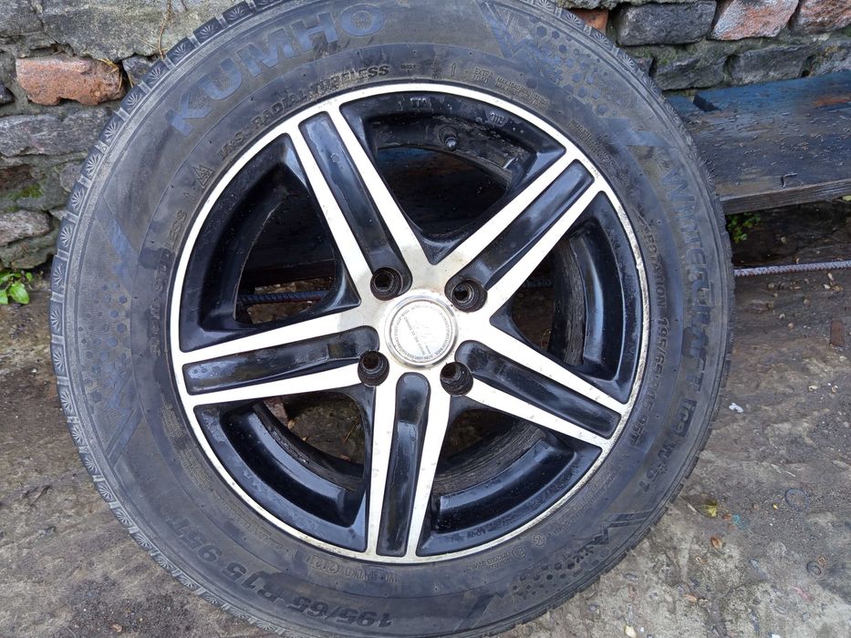 Продам комплект дисків  + резина R15