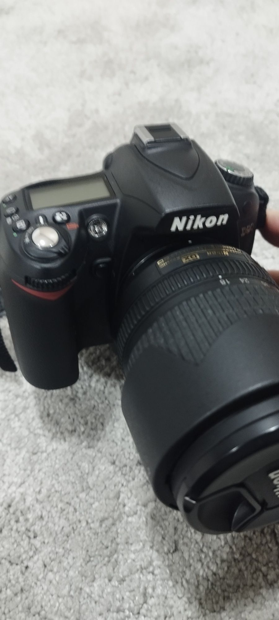 Nikon D90 + lente 18-105mm