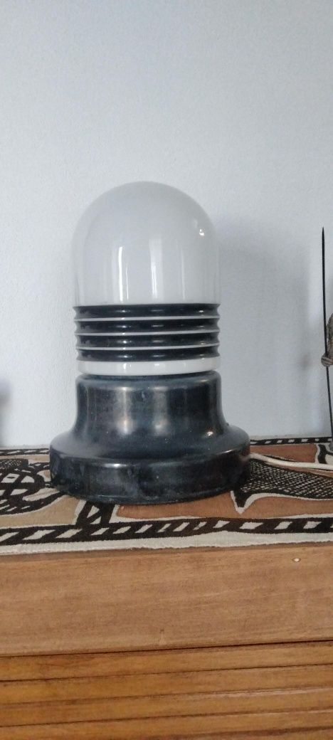Candeeiro de mesa todo em vidro