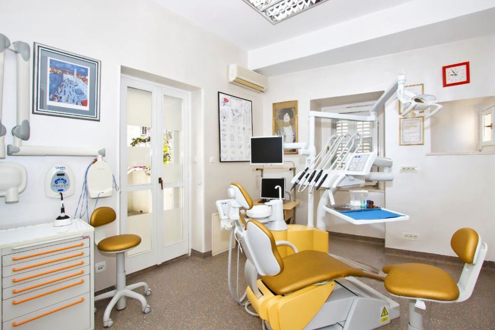 Medicina Dentaria / Almada - Dra Iara Alcantara