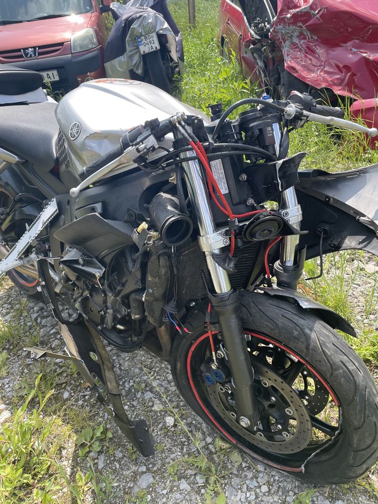 Продам YAMAHA R-6  2003, переоформлення