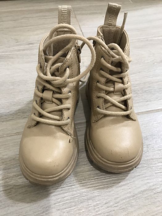 Продам взуття ZARA