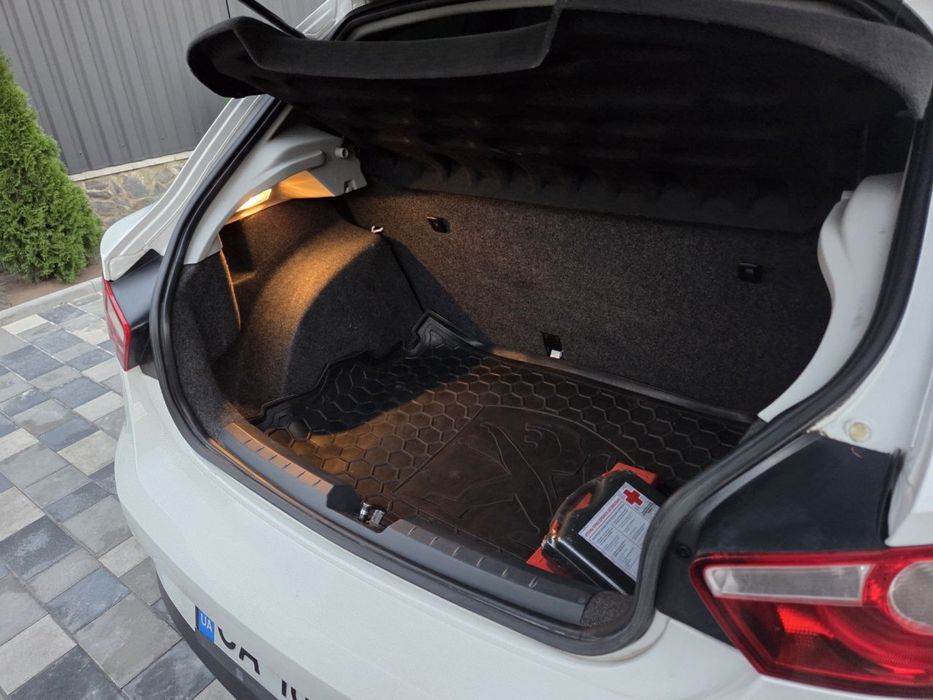 Seat ibiza 3D 1,2TDI 2015р.в пробіг 98т.