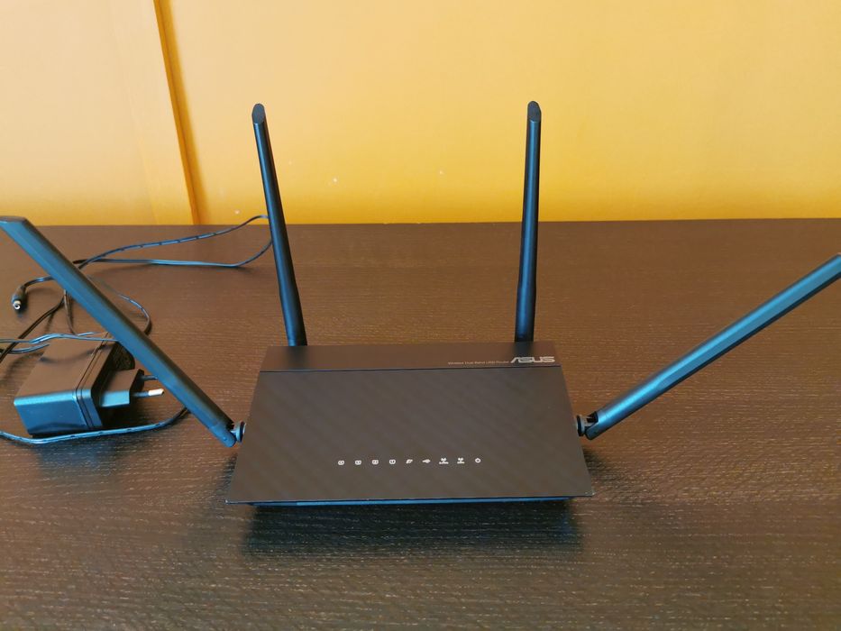 Router Asus RT-AC1200