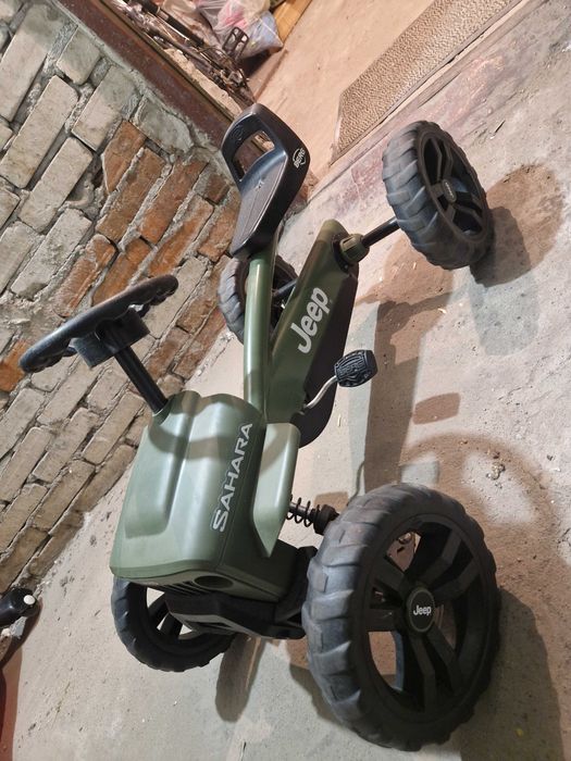 Jeep Wrangler Sahara Berg gokart na pedaly