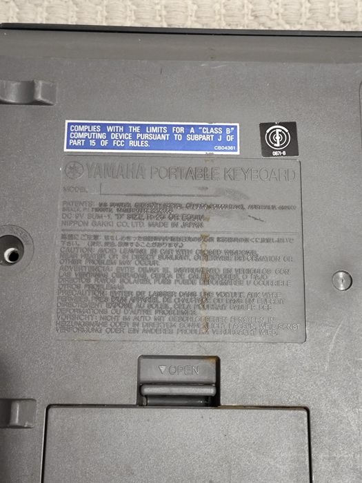 Вінтажний синтезатор Yamaha PSR-21 1986 рік