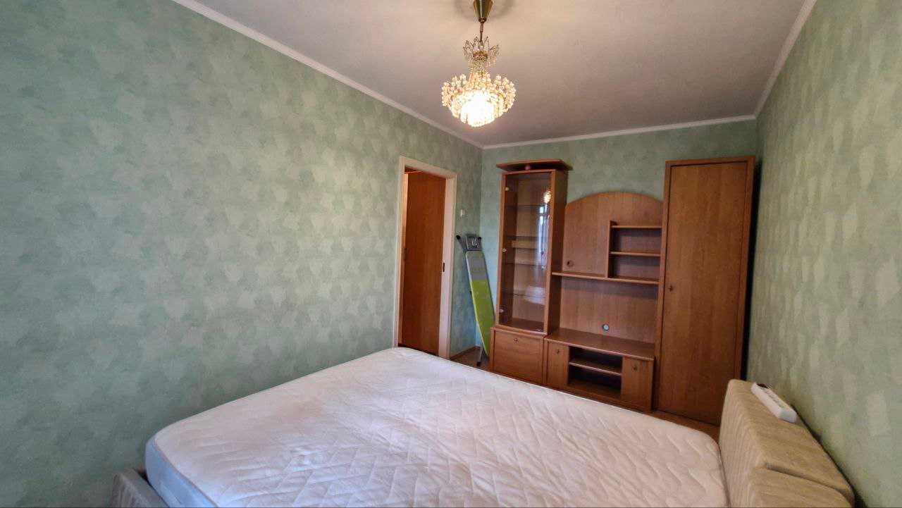 Продаж 2к біля метро 5 хв. Теремки вул.Глушкова 32. Вільна.