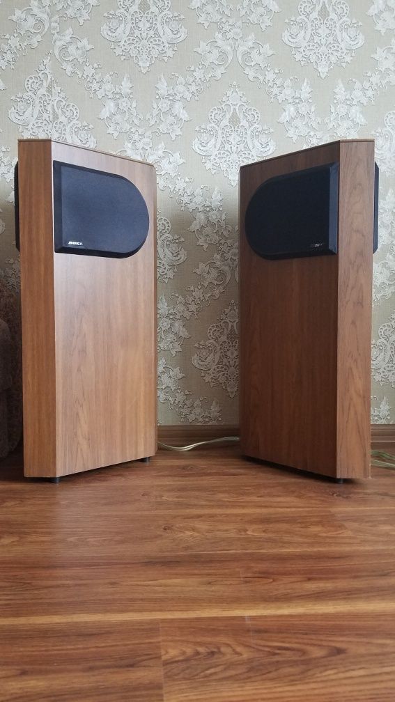 Bose 401 . Left right.  Стильна.