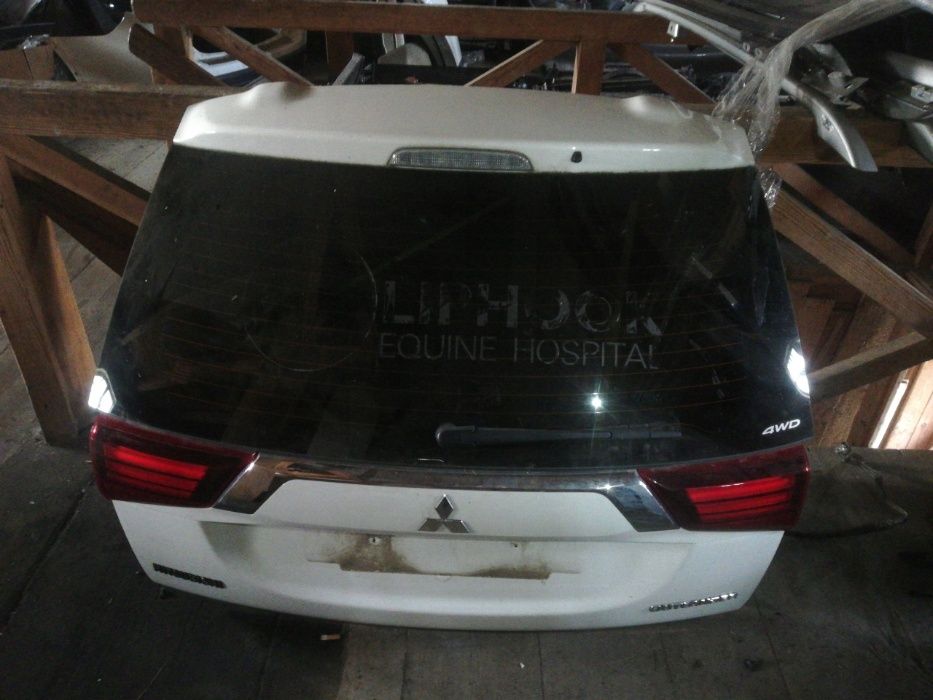 Разборка Mitsubishi Outlander 3 фара крило бампер дверка