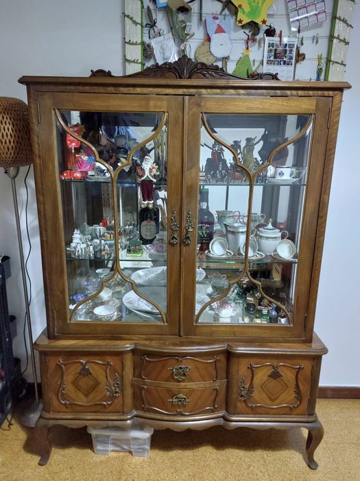 Cristaleira de Madeira de Cerejeira