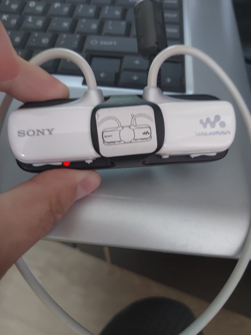 Продам водонепроницаемые беспроводные наушники sony nwz-w273s.